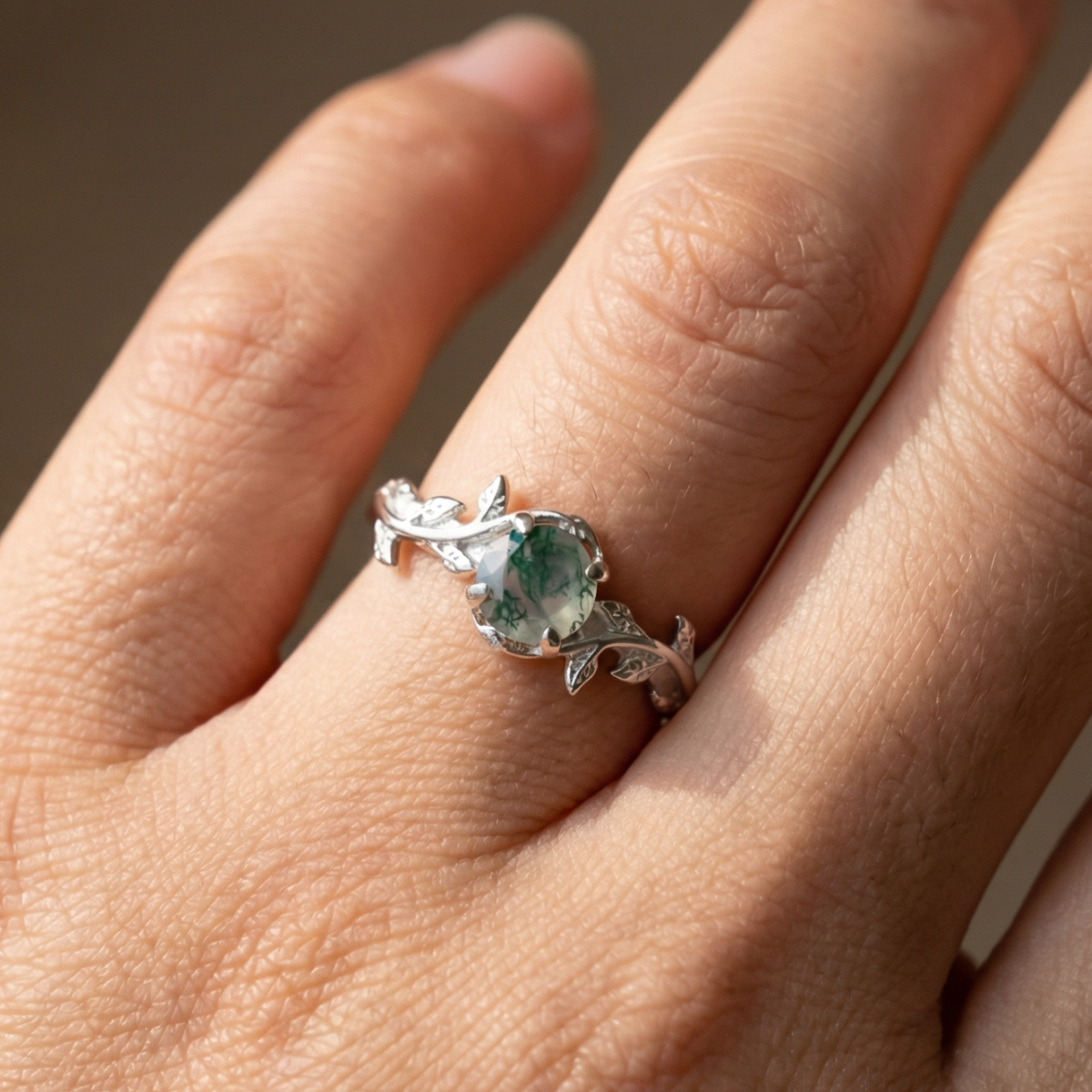 Moss Agate Rounded Floral Silver Ring