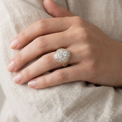 Vintage gold ring with round diamonds